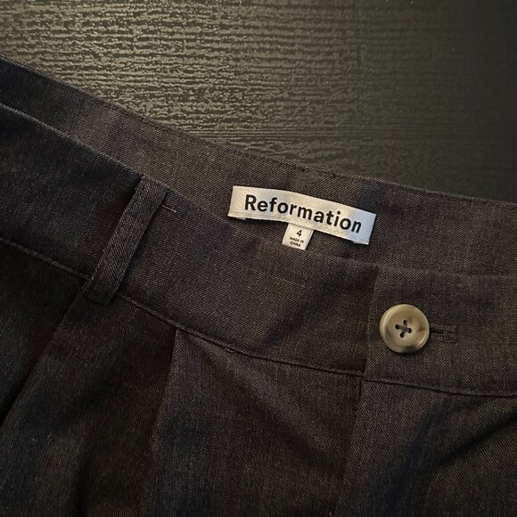 Reformation Pleated Wide-Leg Trousers — Size 4 - Picture 6 of 7